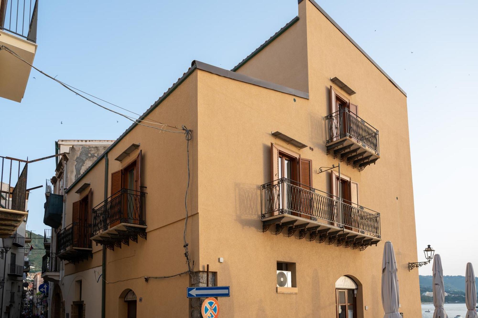 Casa Vacanze Tramonto Alla Marina Apartment Cefalu Exterior photo