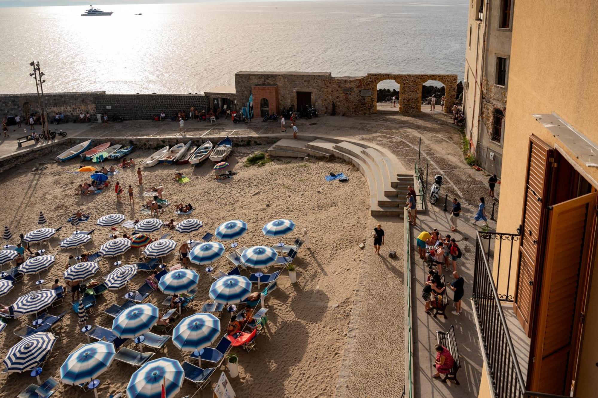 Casa Vacanze Tramonto Alla Marina Apartment Cefalu Exterior photo